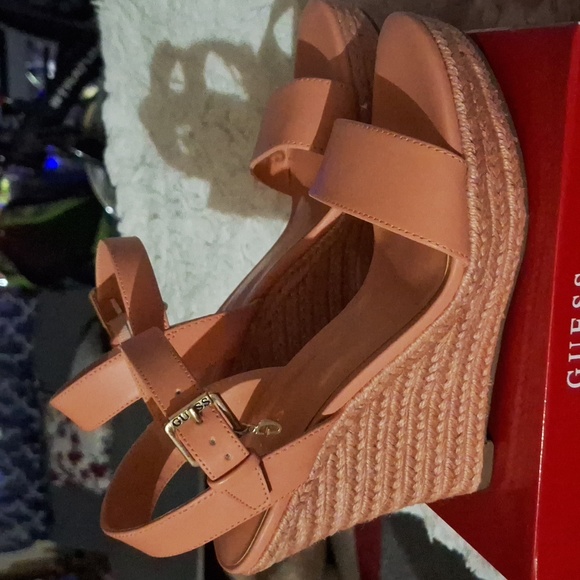 Guess wedged Sandal(Tracey) - Picture 2 of 7